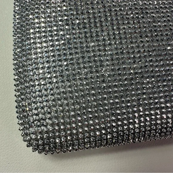 NEW WOMEN’S INC INTERNATIONAL CONCEPTS Mesh East West Silver Crystal Clutch Bag - Picture 7 of 9